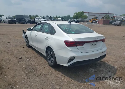 2023 Kia Forte Lxs z USA, uszkodzony, nr VIN 3KPF24AD6PE611746
